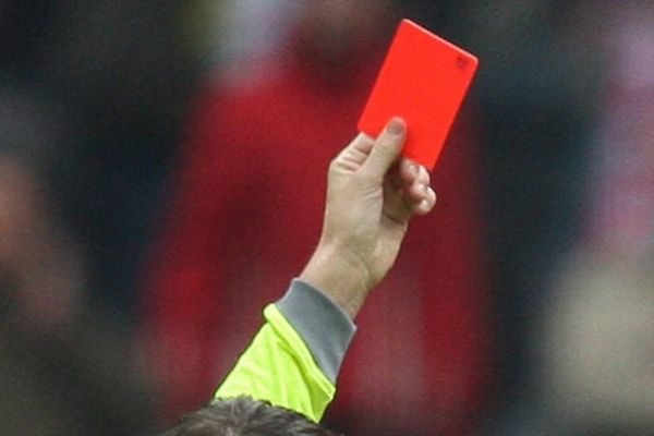 Αυτές είναι οι πιο αστείες αποβολές στην ιστορία του ποδοσφαίρου (videos)