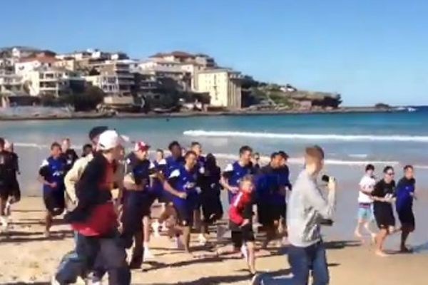 Μάντσεστερ Γιουνάιτεντ: Τρέξιμο στην παραλία (video)