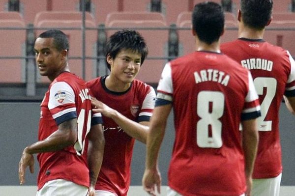 Άρσεναλ: Μετά τις «επτάρες» η «τριάρα» (photos+video)