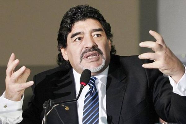 Σουτ του Μαραντόνα σε φωτογράφο! (video)