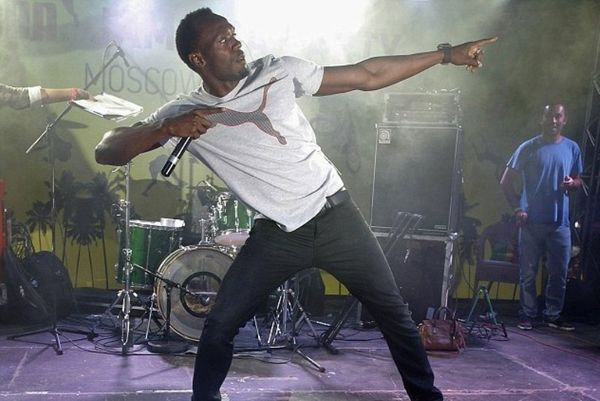 Δείτε τον Μπολτ να χορεύει ρέγκε (photos+video)