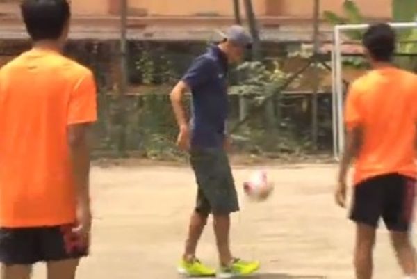 Μπαρτσελόνα: Street football στην Κουάλα Λουμπούρ ο Νεϊμάρ (video)