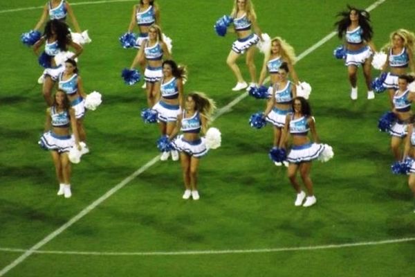 Νάπολι: Η πρώτη ομάδα με cheerleaders (video)