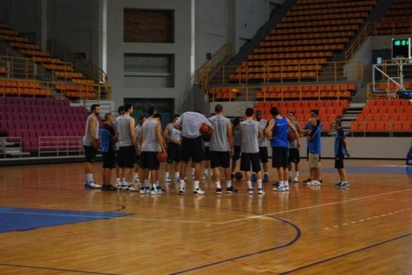 Εθνική Ανδρών: «Καψώνια», καρφώματα και... μοναξιά (video)