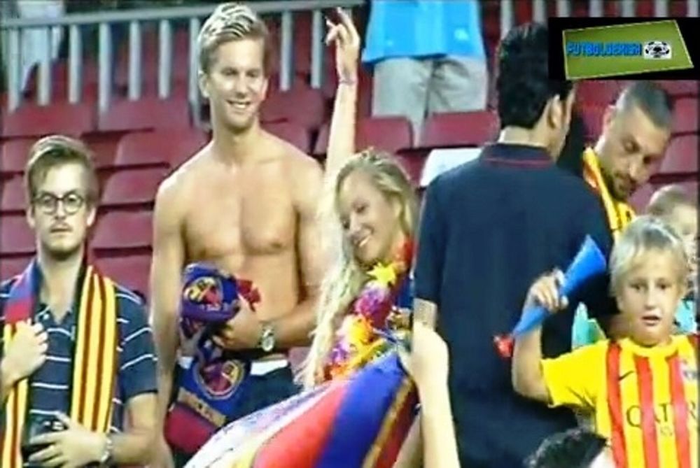 Μπαρτσελόνα: Άναψε φωτιές ξανθιά οπαδός της (video)