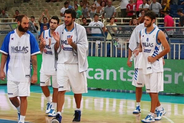 Χαλβατζάκης: «Ψηλά την ελληνική σημαία»