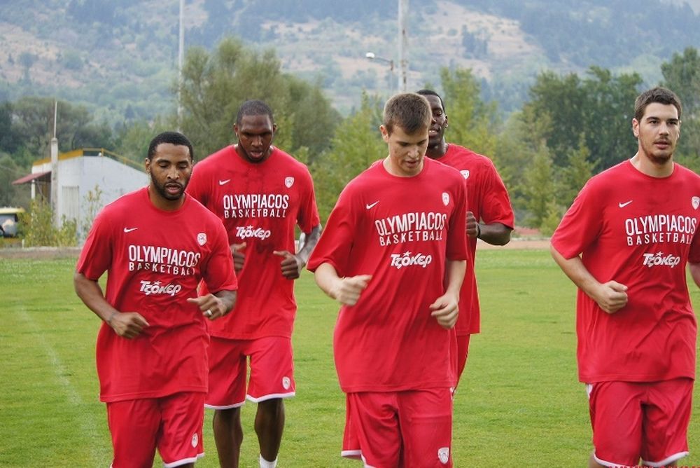 Ολυμπιακός: Τρέξιμο και βάρη στο Καρπενήσι (photos+video)