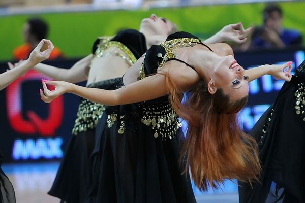 Ευρωμπάσκετ 2013: Εντυπωσιάζουν οι τσιρλίντερ (photos)