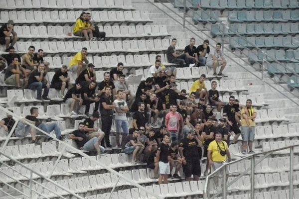 Έπεσε ξύλο στο φιλικό του Βόλου