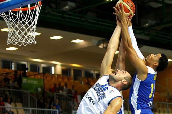 Ιταλία: Αήττητη στην πρώτη φάση