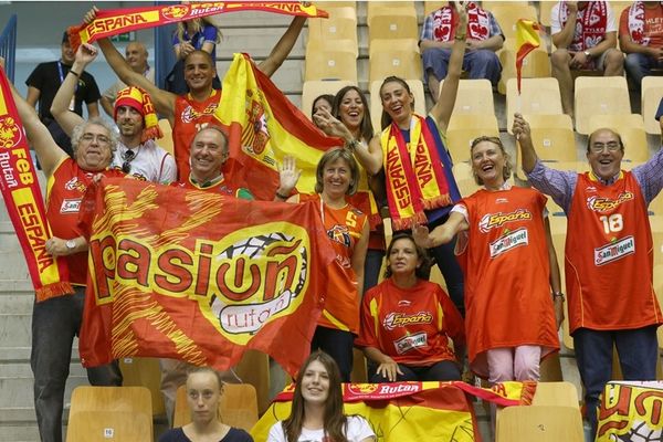 Ισπανία: Συσπείρωση μέσω τουίτερ για Ελλάδα