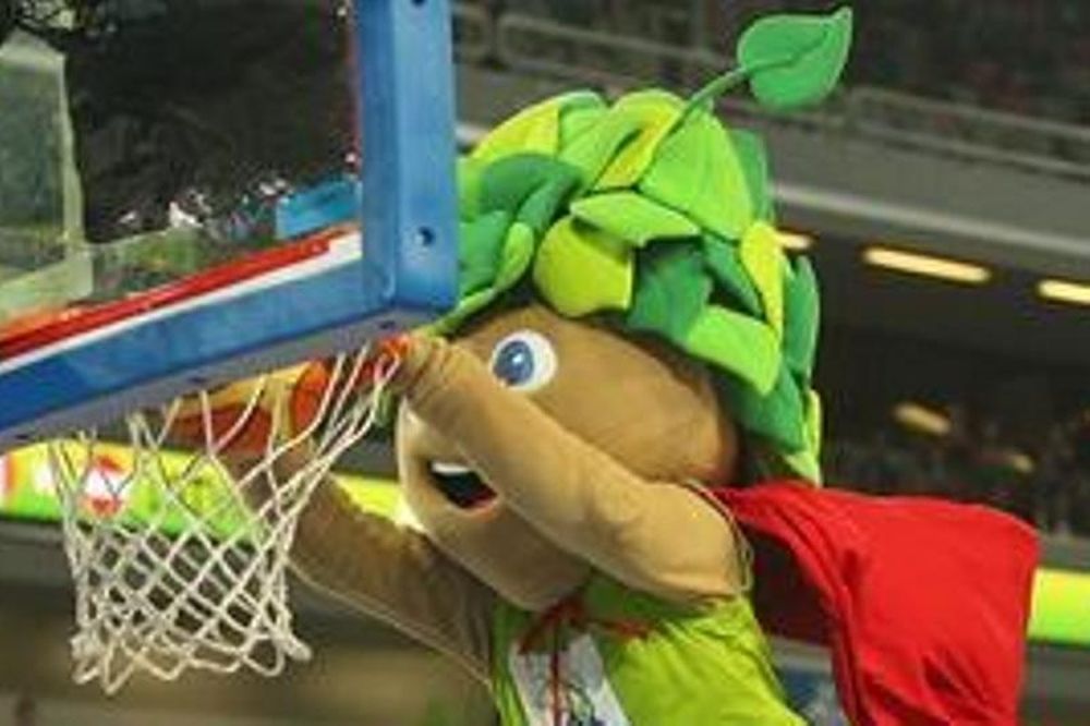 Ευρωμπάσκετ: Το κάρφωμα του Λίπκο (photo)