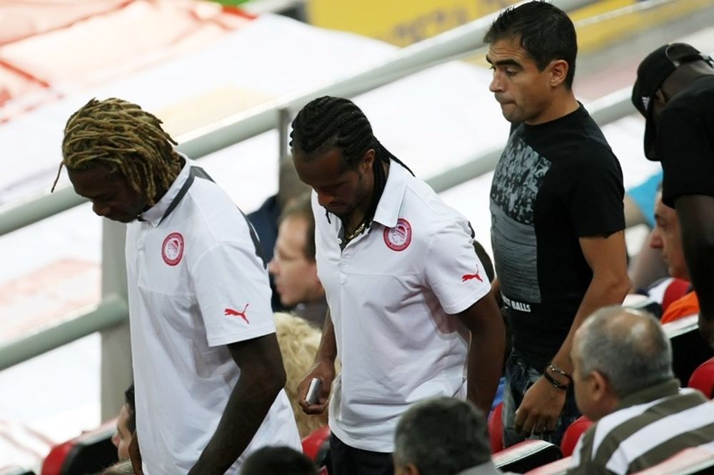 Ολυμπιακός: Θλάση ο Σαλίνο, δύσκολα o Μπονγκ