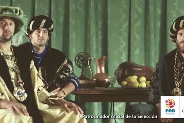 Η Ισπανία και τα… τρία γουρουνάκια (video)