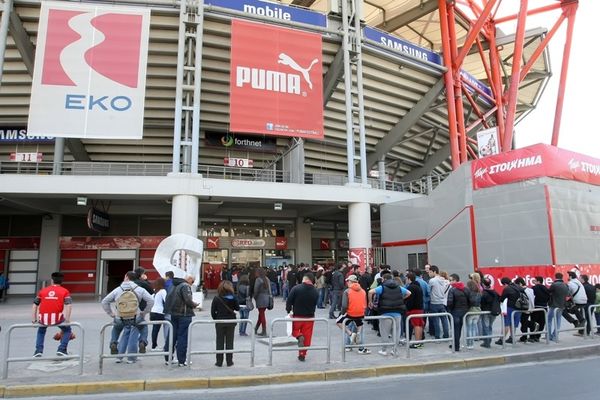 Ολυμπιακός-Παρί Σεν Ζερμέν: «Κόλλησαν» στην μπουτίκ οι Γάλλοι