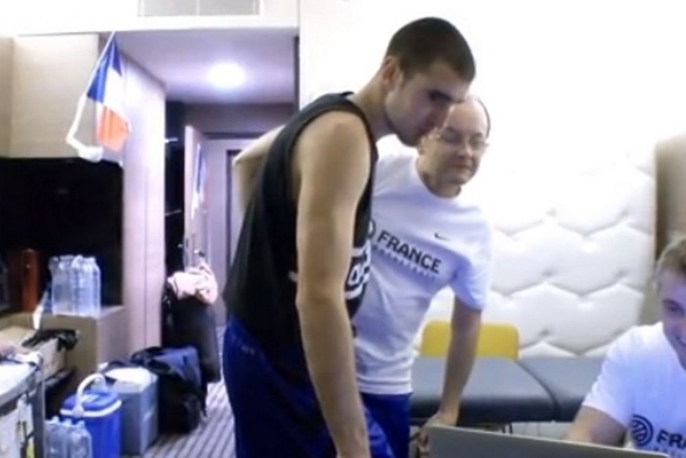 Γαλλία: Έτσι χαλαρώνουν ενόψει Ισπανίας (video)