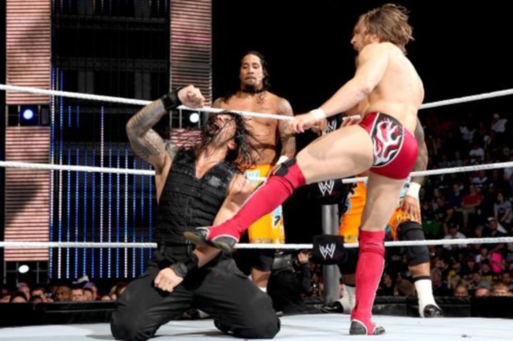 SmackDown: «Δούλεμα» και νίκη για Bryan (photos+videos)