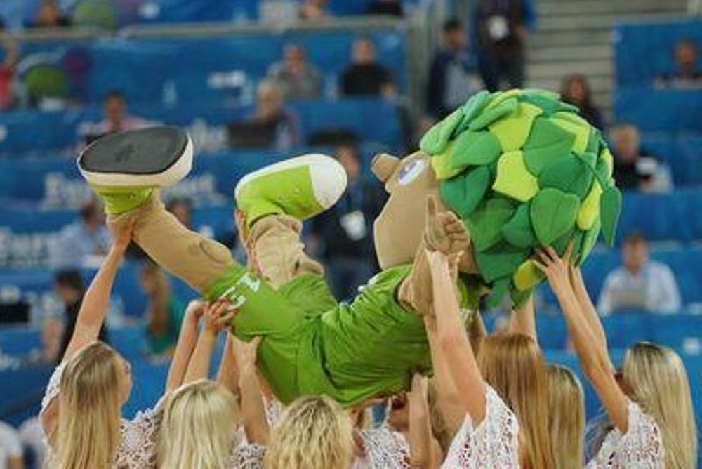 Ευρωμπάσκετ: Ο Λίπκο και το… χαρέμι του! (photo)