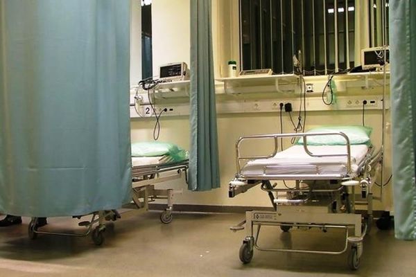 Κινδυνεύουν 5.600 ασθενείς από τις "κλειστές" εντατικές