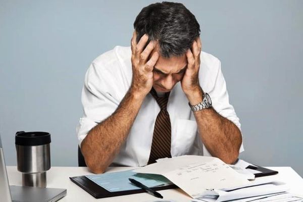 Η κατάθλιψη οδηγεί σε χρέη και τα χρέη σε κατάθλιψη