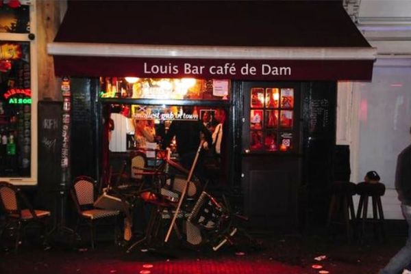 ΠΑΟΚ: Οπαδοί έσπασαν μπαρ στο Άμστερνταμ (photos)