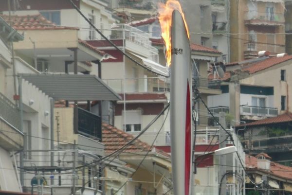 Η Λυρική Σκηνή στην παράδοση της Φλόγας
