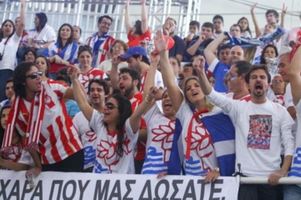 Ολυμπιακός: Δίπλα του ο «Άγιος Παύλος» (photos)