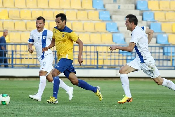 Το… τραγούδι των «καναρινιών» λύγισε τον «Άγιαξ»