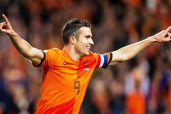 Οκτάρα για Ολλανδία με ρεκόρ Φαν Πέρσι! (video)