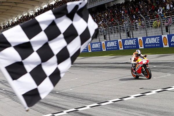 Moto GP: Η νίκη του Πεδρόσα στη Σεπάνγκ (photos+video)