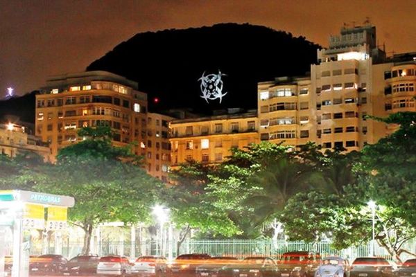 Μυστηριώδη σύμβολα στην Κοπακαμπάνα (photos) 