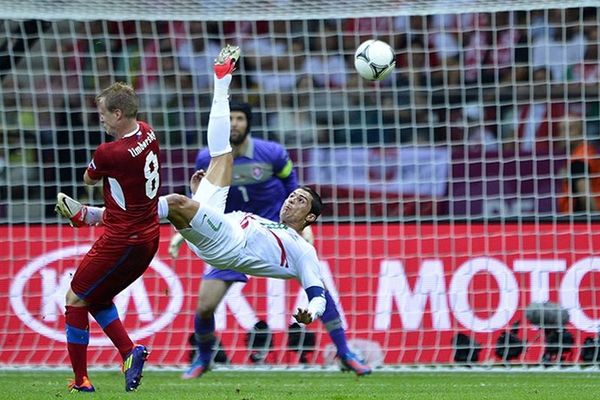 Πέτρα, μολύβι, ψαλίδι… και γκολ! (videos)