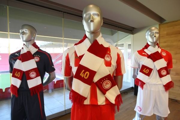 Ολυμπιακός: Η φωτογράφηση με το logo της UNICEF (photos+video)