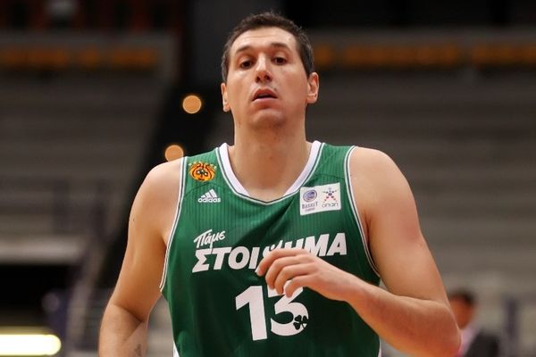 Παναθηναϊκός: «Ζωντανός θρύλος ο Διαμαντίδης»