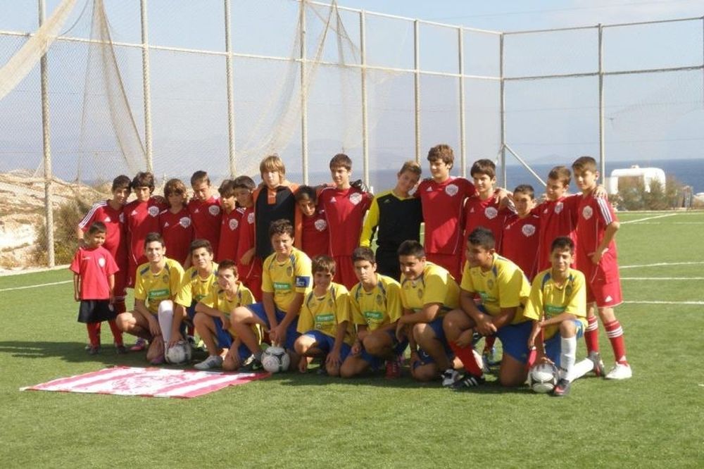 Όμορφες ποδοσφαιρικές στιγμές στην Κίμωλο, με τη συνδρομή... της Μήλου (photos)