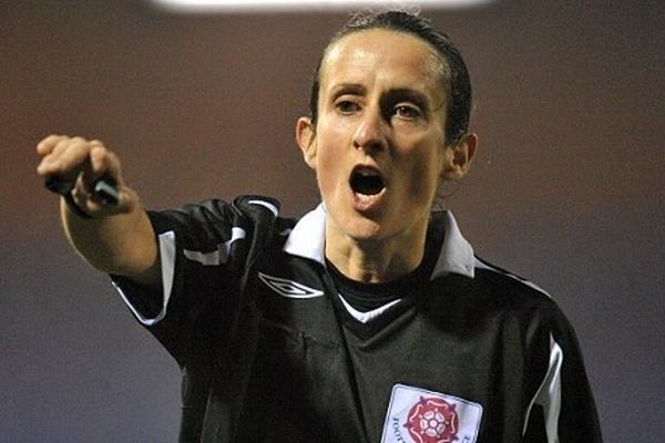 FA Cup: Γράφει ιστορία η πρώτη γυναίκα διαιτητής (photos) 