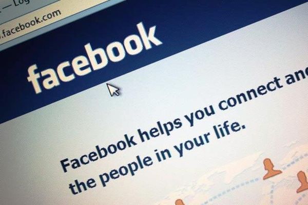 Το Facebook βλάπτει την υγεία των ελεύθερων γυναικών!