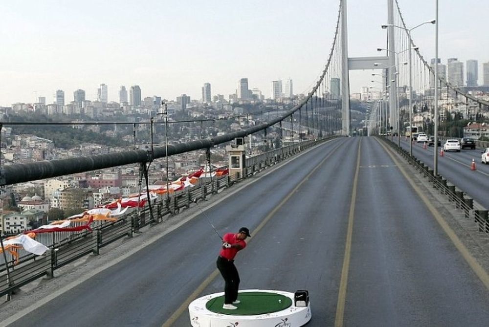 Γκολφ: Διηπειρωτικό… χτύπημα από Γουντς! (photos+video)