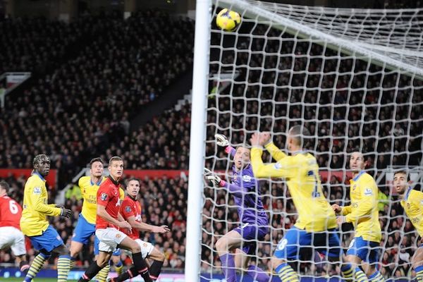 Στο κόλπο η Μάντσεστερ Γιουνάιτεντ, 1-0 την Άρσεναλ (video)