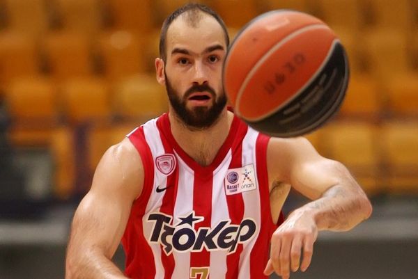 Ολυμπιακός: Έφτασε Οικονόμου ο Σπανούλης
