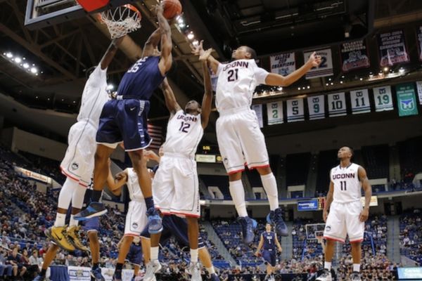 NCAA: Triple-double για Ναπιέρ (video)