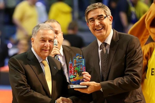 Onsports TV: Τιμήθηκε ο Μπερτομέου (video)