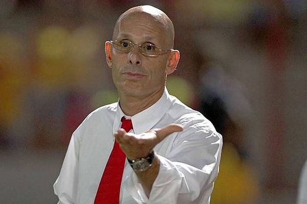 Απόλλων Σμύρνης: Το βιογραφικό του Κονσταντάιν