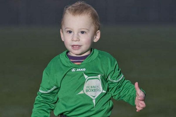 Βέλγιο: Ετών; Ενός. Επάγγελμα; Ποδοσφαιριστής! (photo)