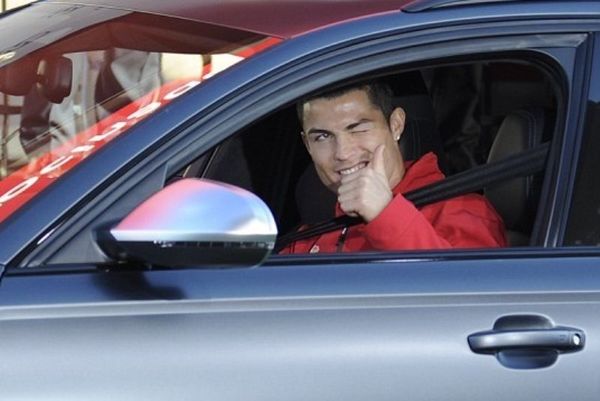 Ρεάλ Μαδρίτης: Δωρεάν αυτοκίνητα σε Ρονάλντο και Μπέιλ (photos+video)