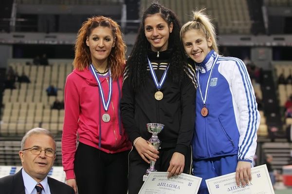 Στίβος: Κοιτά... τον κλειστό η Πεσιρίδου