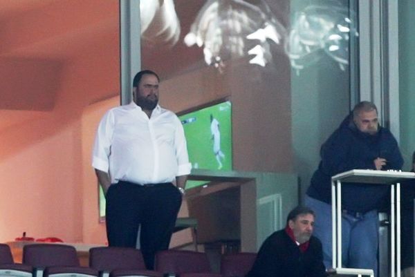 Μαρινάκης σε παίκτες: «Δεν έχει τελειώσει τίποτα»