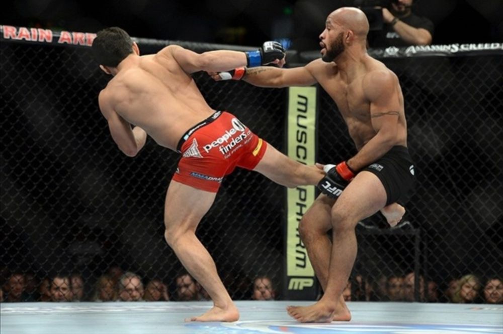 UFC on FOX 9: Εκτός έδρας υπεράσπιση για «Mighty Mouse» Johnson (GIFs+video)