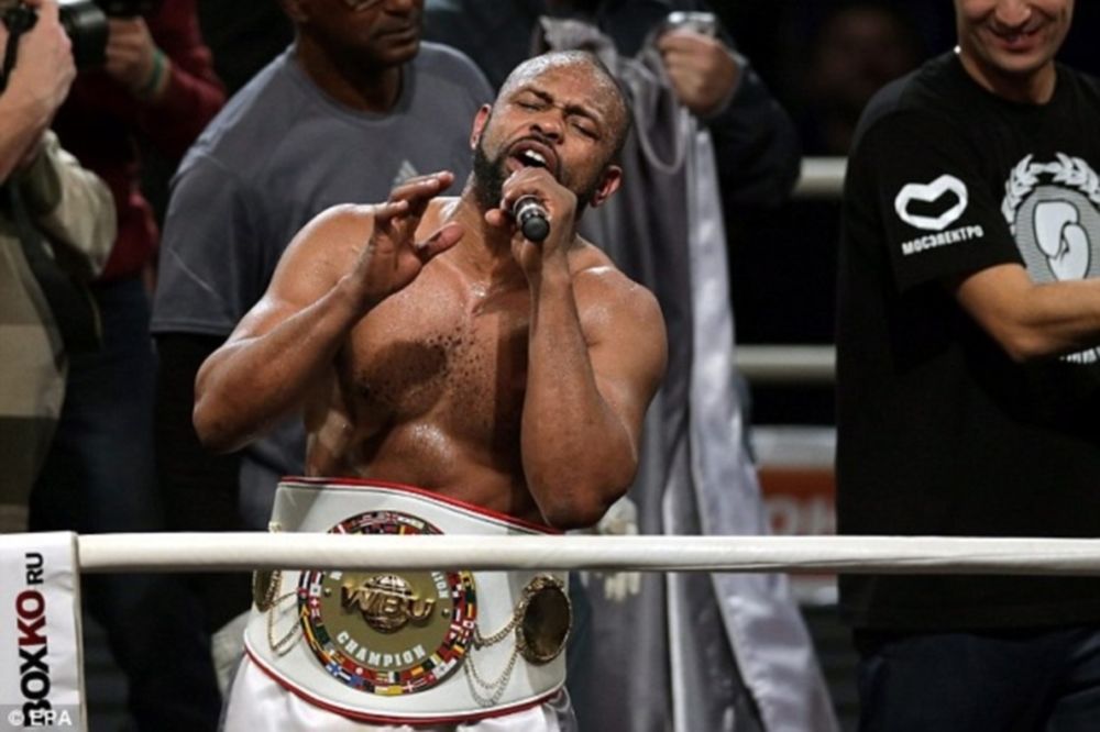 Μποξ: Πρωταθλητής ο 44χρονος Jones Jr. (videos)