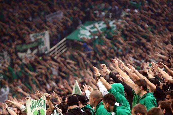 Onsports TV: Απίστευτη ατμόσφαιρα στο ΟΑΚΑ (videos)